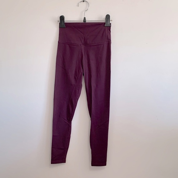 BNWOT lululemon Wunder Under Crop (Hi-Rise) *Full-On Luxtreme size 4 - Picture 2 of 3